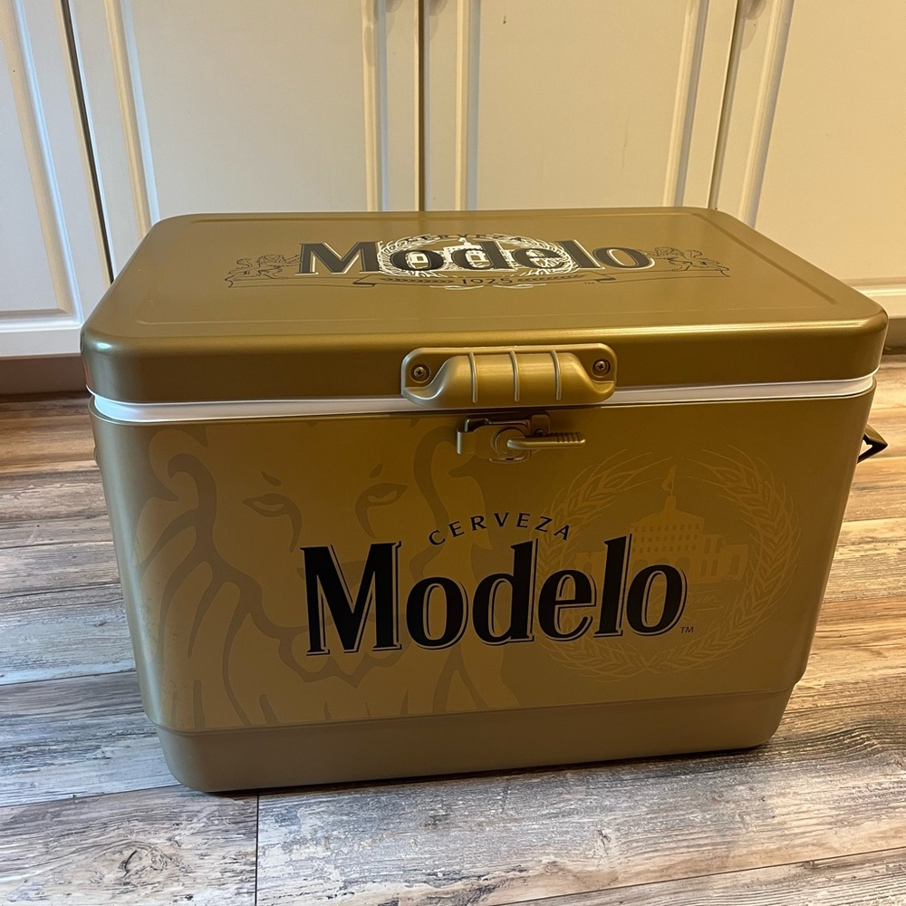NEW LIMITED EDITION Modelo Cerveza Gold Cooler -Beer Chest- 54qt w bottle opener